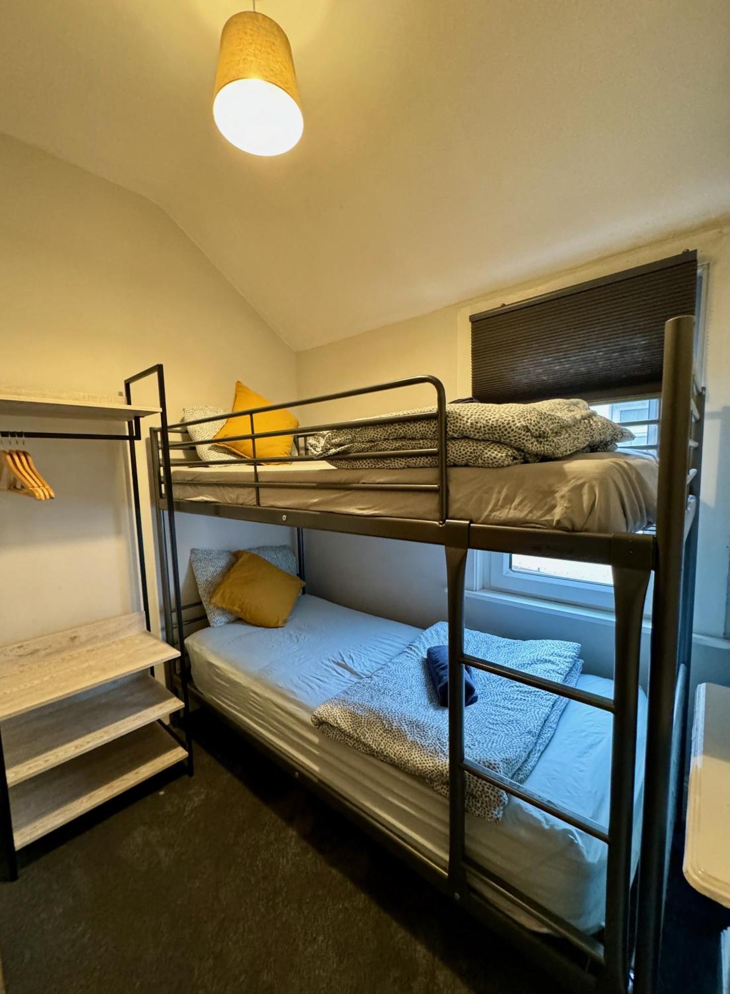 Large Citycentre Townhouse & Hot Tub, Pool Table And Offroad Parking Cardiff Exterior foto